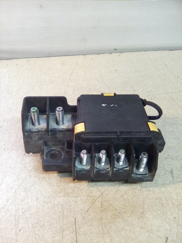 International LT 4105482F91 Terminal Fuse Block