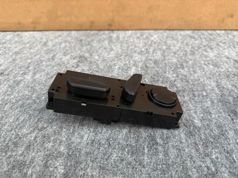 FORD MUSTANG MACH-E 2021-2025 OEM FRONT LEFT DRIVER SEAT ADJUST CONTROL SWITCH