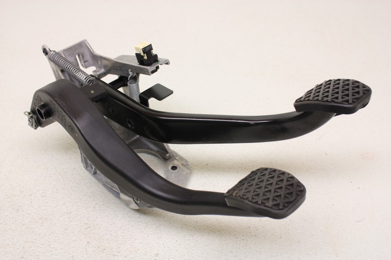 BMW M2 M3 M4 Manual Clutch Brake Pedal Assembly F80 F82 F83 Oem 2015-2020