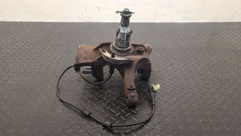 96-03 Ford E450SD Van Front Left Driver Spindle OEM 9C2Z-3106-D