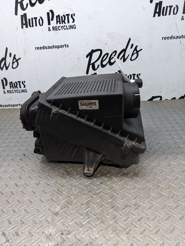 Air Cleaner Without High Capacity Fits 99-02 SIERRA 1500 PICKUP 1157428
