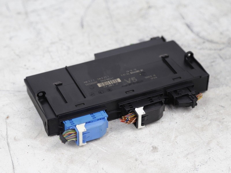 09-15 BMW F10 F06 F12 F13 F01 F02 5 6 7 series ELECTRONICS JUNCTION BOX 9244391