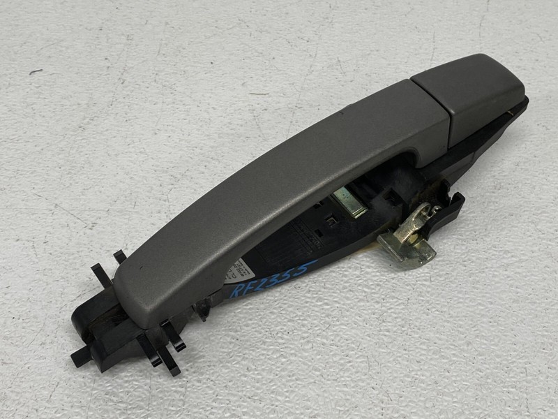 ⭐05-16 LAND ROVER LR2 FRONT RIGHT PASS SIDE EXTERIOR DOOR HANDLE BLACK LOT2355