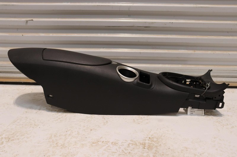 2010-2014 NISSAN 370Z A/T CENTER CONSOLE STORAGE COMPARTMENT OEM