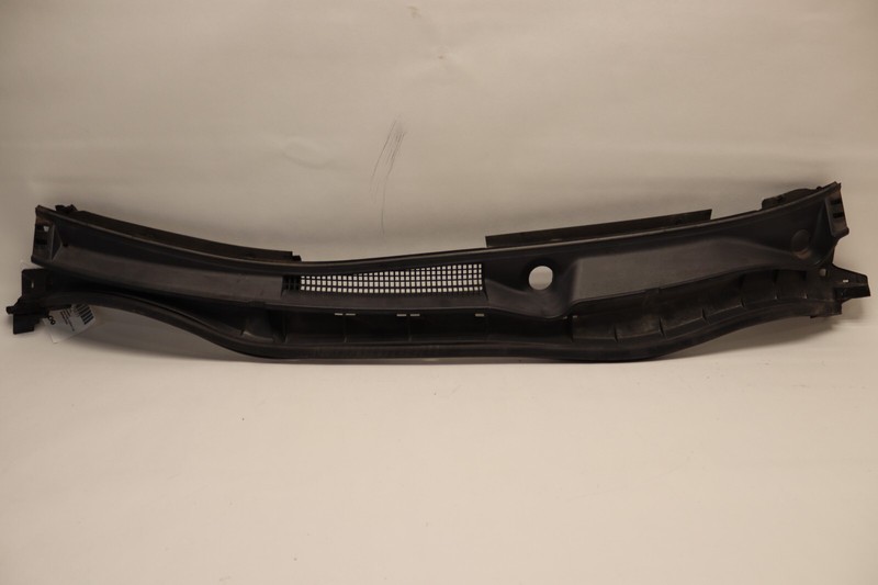 2014-2020 LEXUS IS350 SEDAN FRONT WINDSHIELD WIPER VENT COVER PANEL OEM
