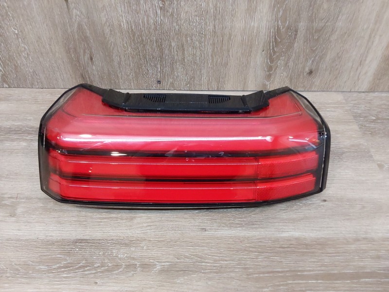 2022-23 TOYOTA TUNDRA RH TAIL LAMP ASSY OEM ( PASSENGER SIDE)