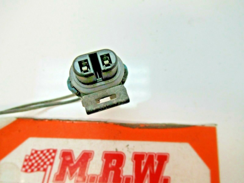 TAIL LIGHT BULB SOCKET REVERSE LAMP REAR BACK UP WIRE PLUG CONNECTOR COBALT G5
