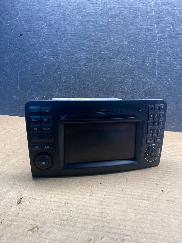 2009 to 2012 Mercedes ML350 GL450 Radio Navigation Screen Display AD9833 DG