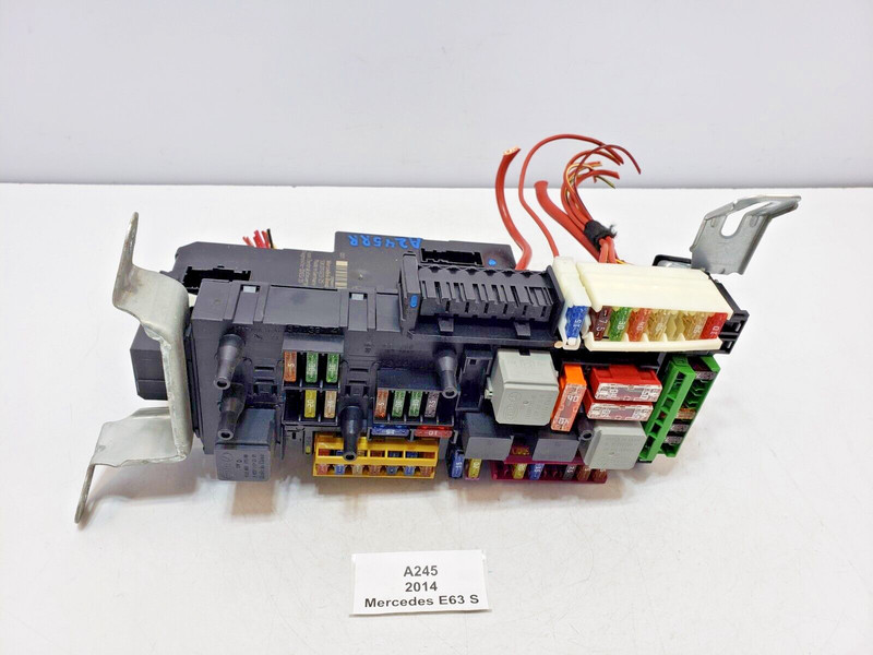 ✅ 10-18 OEM Mercedes W212 E350 E63 CLS550 CLS63 Rear Relay Fuse Box SAM Module
