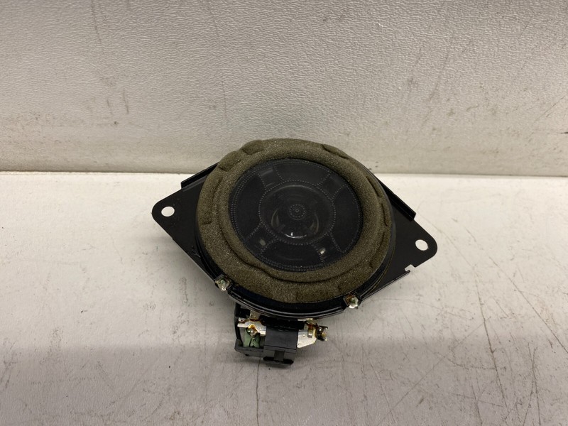2014-2016 JEEP GRAND CHEROKEE LEFT OR RIGHT REAR SIDE QUARTER HARMON AUDIO