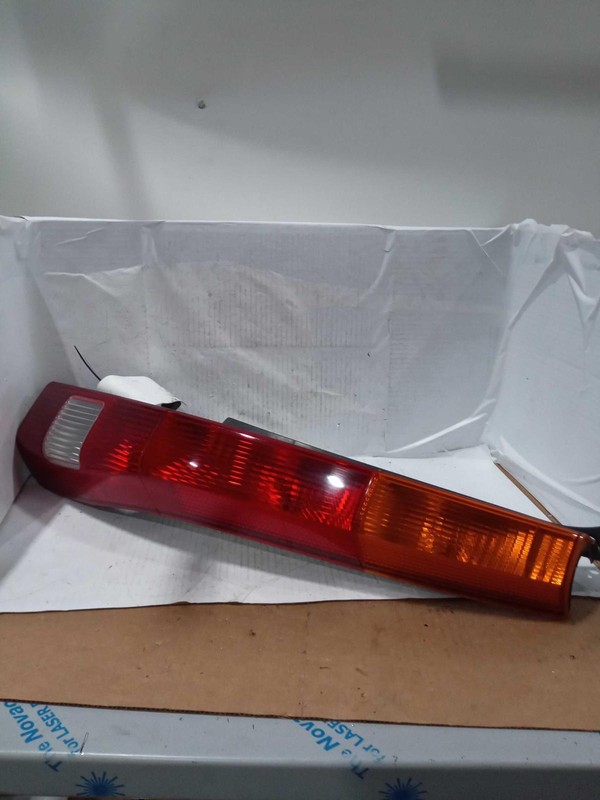 2002 Honda CR-V Right Tail Light Assembly Black OEM 175999, 178k Miles