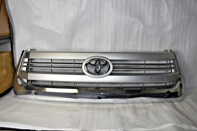 2015 2016 2017 Toyota Tundra front bumper grille OEM