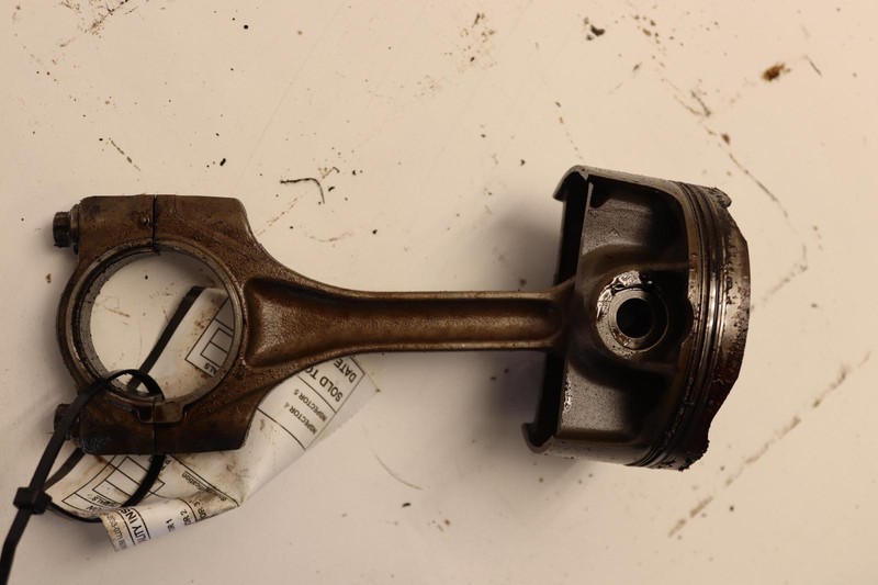 2010-2015 FERRARI 458 ITALIA 4.5L V8 F136FB PISTON HALF CONNECTING ROD OEM