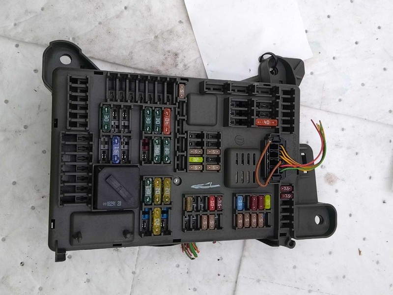 2009 BMW X5 OEM Used Fuse Box 61146931687 Grey 150K Miles SUV Parts