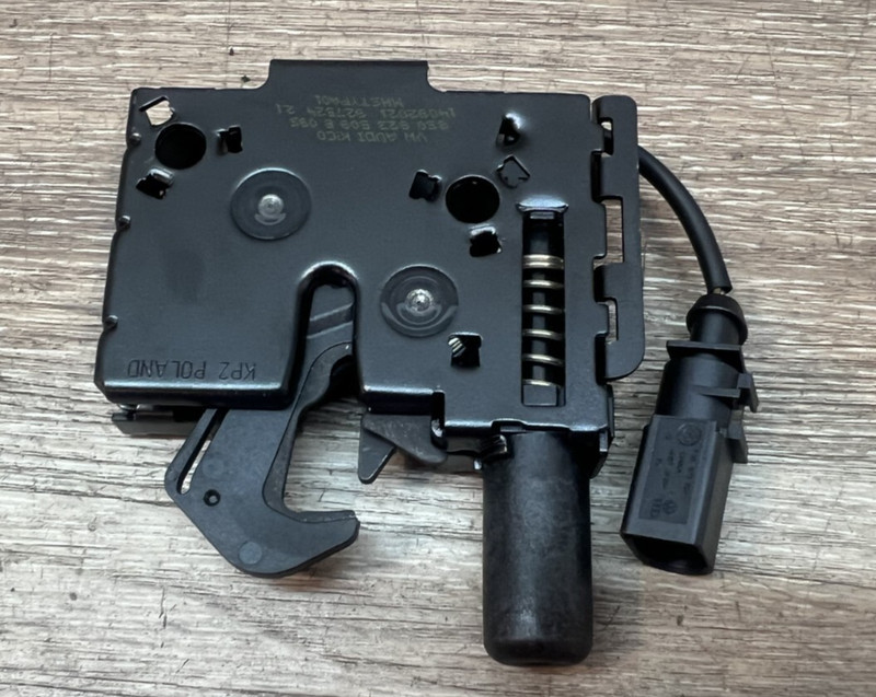 2020-2024 Volkswagen Atlas Switch Lock LeftRight Front OEM Part# 8S0-823-509-B