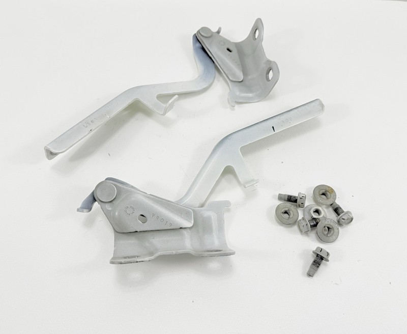 2013-2019 Nissan Pathfinder Drivers & Passengers Front Hood Hinges W/ Bolts OEM