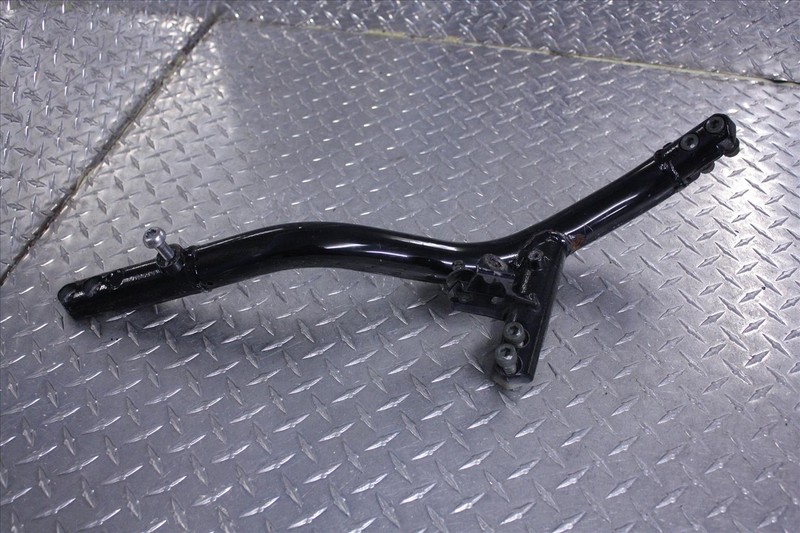 04 SUZUKI VL 1500 INTRUDER LC LOWER FRAME SUPPORT MOTOR MOUNT BRACKT #3 VL1500