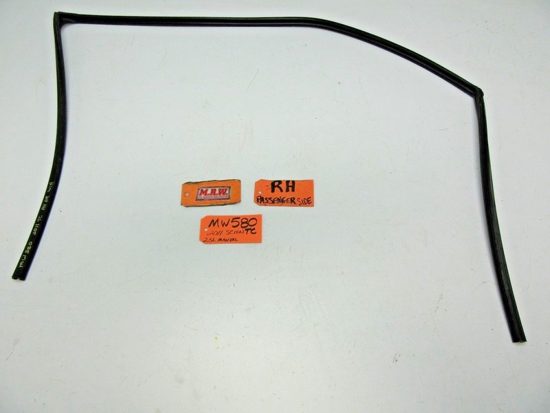 DOOR GLASS WINDOW TRACK RUBBER SEAL STRIP PASSENGER SIDE RH for 11 -16 SCION TC
