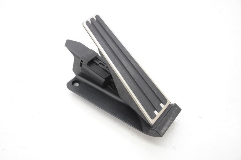 2010-2016 Porsche Panamera 970 4.8L Accelerator Gas Pedal 97042302100