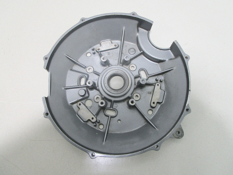 11411-95601-0ED Suzuki Outboard 75 85 HP Upper Oil Seal Housing