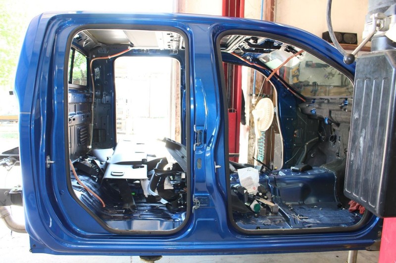 22-24 Frontier PRO-X Passenger Right Side Rocker and Post Cut