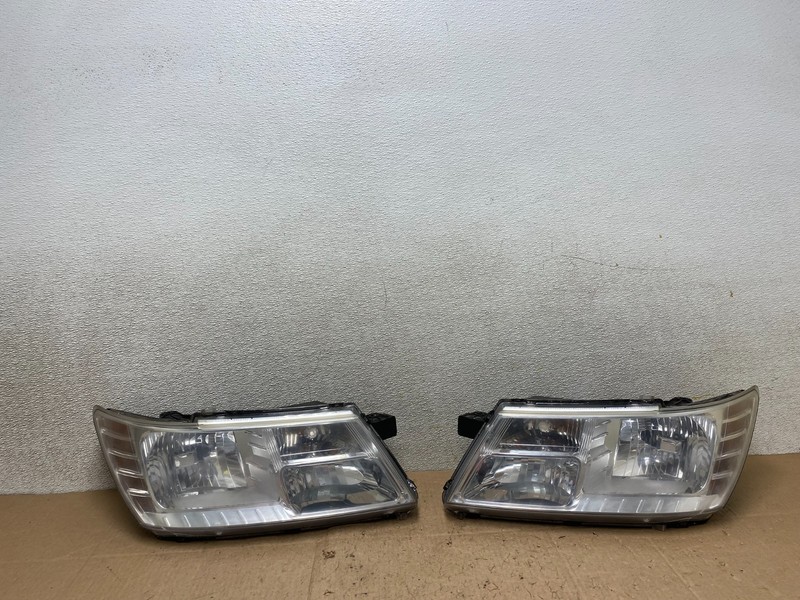 2009 to 2017 Dodge Journey Headlights Left+Right Set Halogen W2643 DW