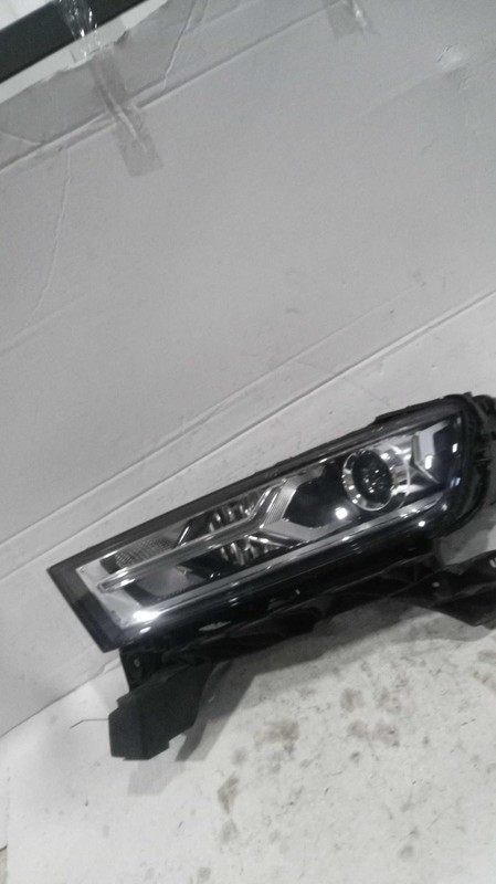 Used Left Headlight Assembly fits: 2017 Audi Q7 xenon HID self adjusting opt 8Q3