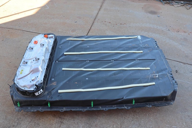 2023 TESLA MODEL Y LONG RANGE AWD HYBRID BATTERY PACK FOR PARTS OEM