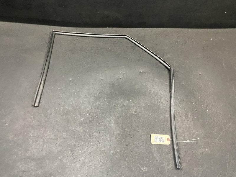 Front Right Door Window Glass Run Channel 2017 Kia Soul 82540-B2000 2014 -2018