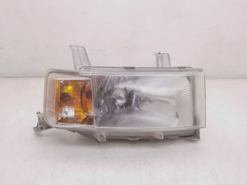 04-06 SCION XB PASSENGER SIDE FRONT RIGHT HEADLIGHT ASSEMBLY