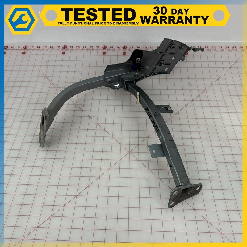 11-18 Audi S8 A8 Quattr FRONT LEFT SIDE FENDER BUMPER MOUNT SUPPORT BRACKET OEM