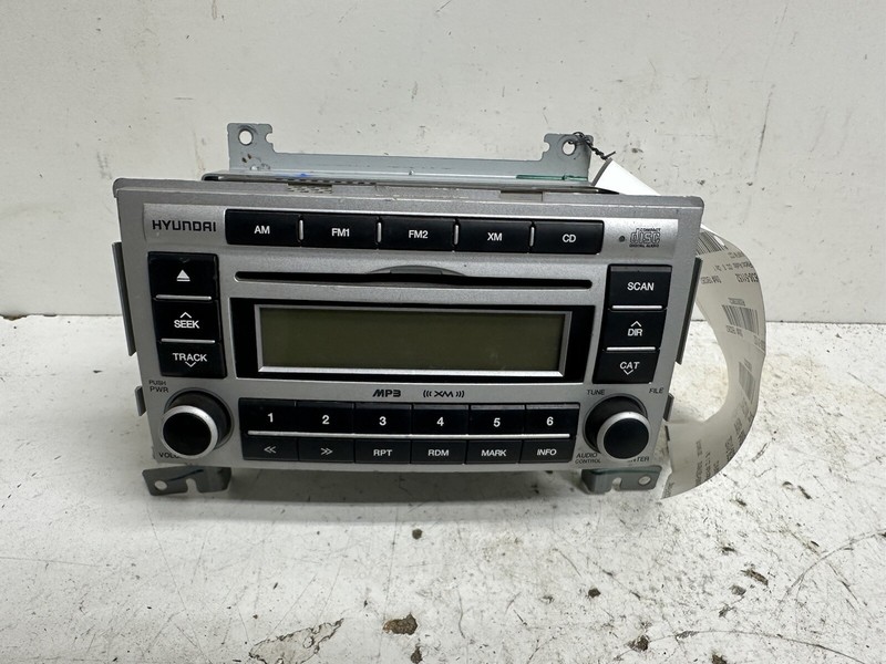 2007-2008 Hyundai Santa Fe AM FM Radio Stereo Mp3 2 DIN Disc CD Player