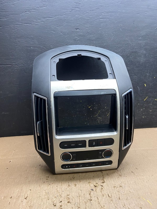 2007 - 2010 Ford Edge Heater Climate Control Radio Control Dash Bezel t6380 DG
