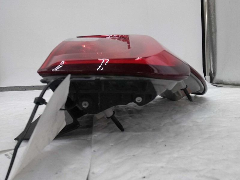 2023 GMC Acadia Right Tail Light Assembly White OEM Used 691007 116K Miles