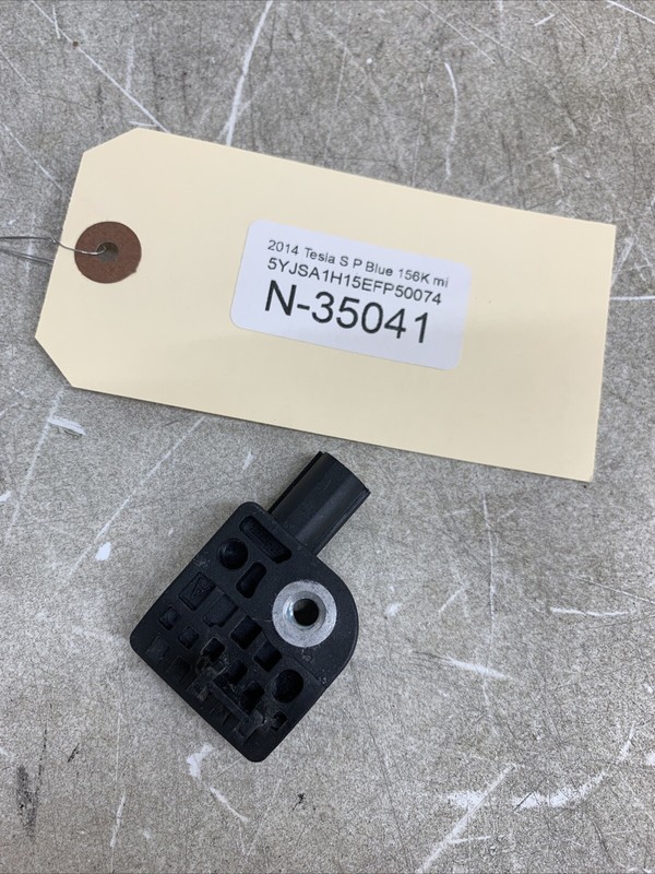 12-15 TESLA MODEL S C-PILLAR ACCELERATION IMPACT SENSOR ASSEMBLY 35041 B3