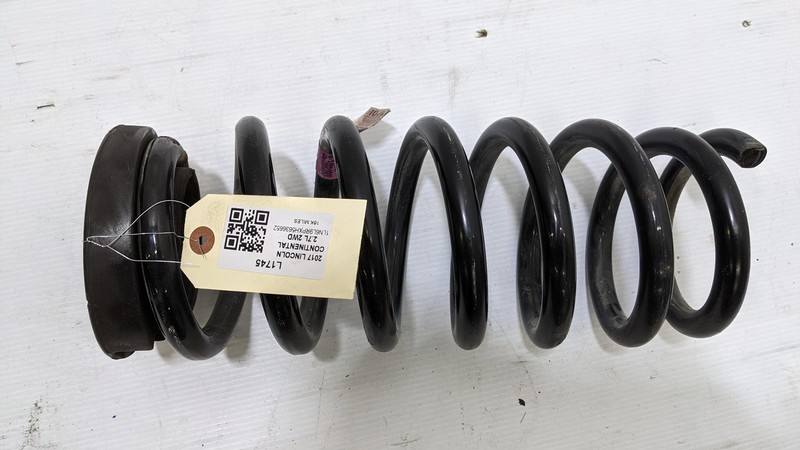 Rear Left Right Coil Spring G3GC-5560 2017 Lincoln Continental 2018 2019 2020