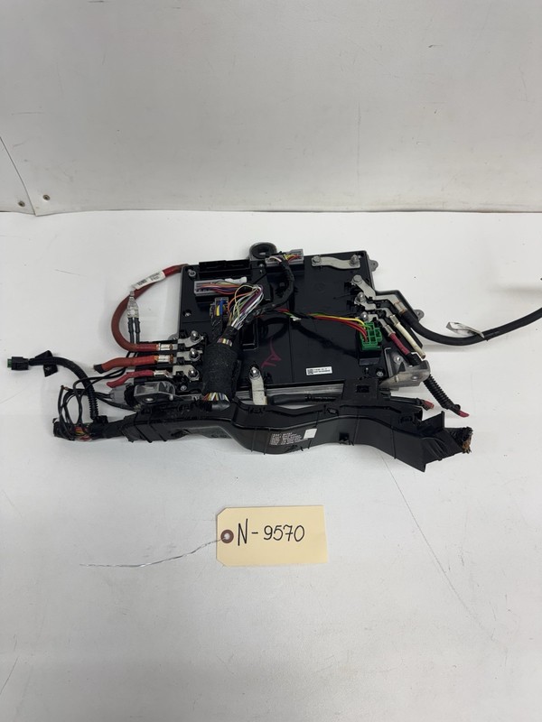 2018-2020 Tesla 3 VCFRONT frontbody control module 1118182-04-HN-9570 U2