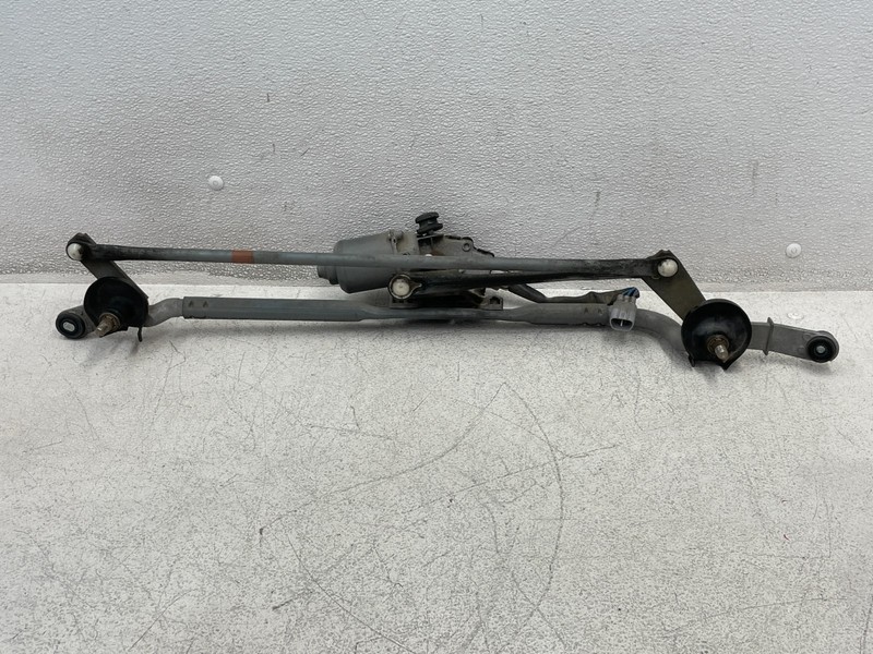 10 11 12 13 Lexus GX460 Front Windshield Wiper Linkage W/Motor 1608 OEM