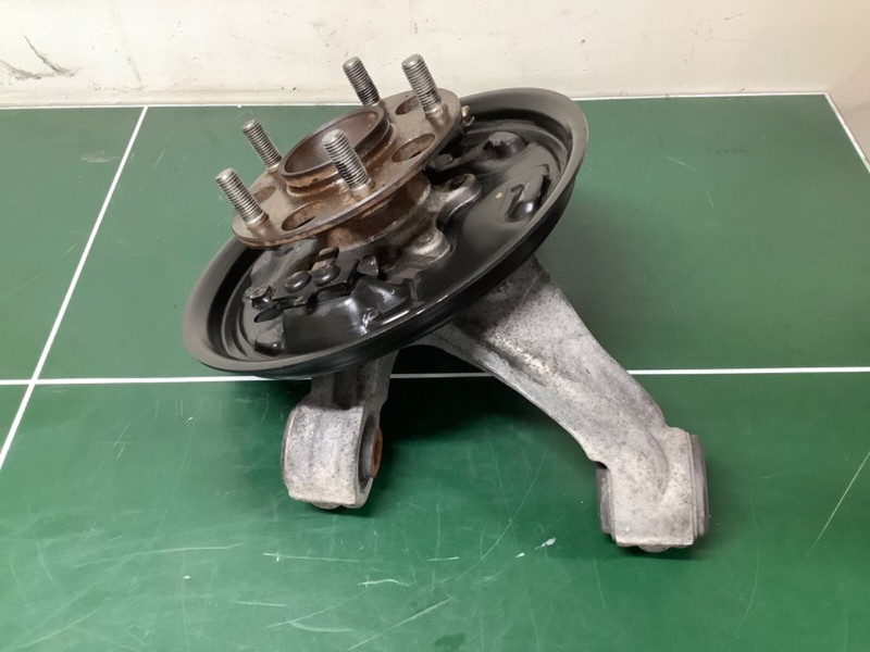 06-11 Civic 1.8L Left Rear Drum Suspension Knuckle Spindle Stub Hub Used OEM