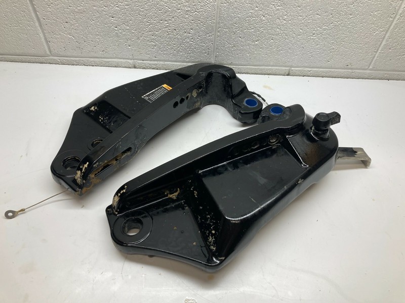 AA4TRANSOM BRACKET set 2011-UP MERCURY 135-150 HP 4 STROKE 8M0061365 (MER30)