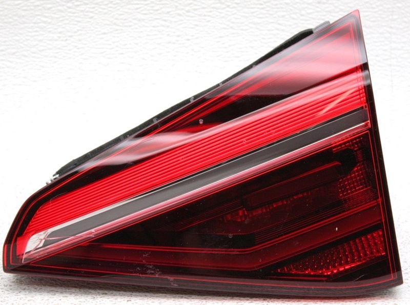 OEM Volkswagen Passat Sedan Right Passenger Side LED Tail Lamp Lens Crack