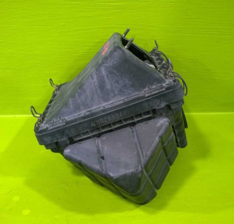 97 98 99 00 01 02 03 MONTERO SPORT 3.0LAIR CLEANER BOX OEM 3757-25