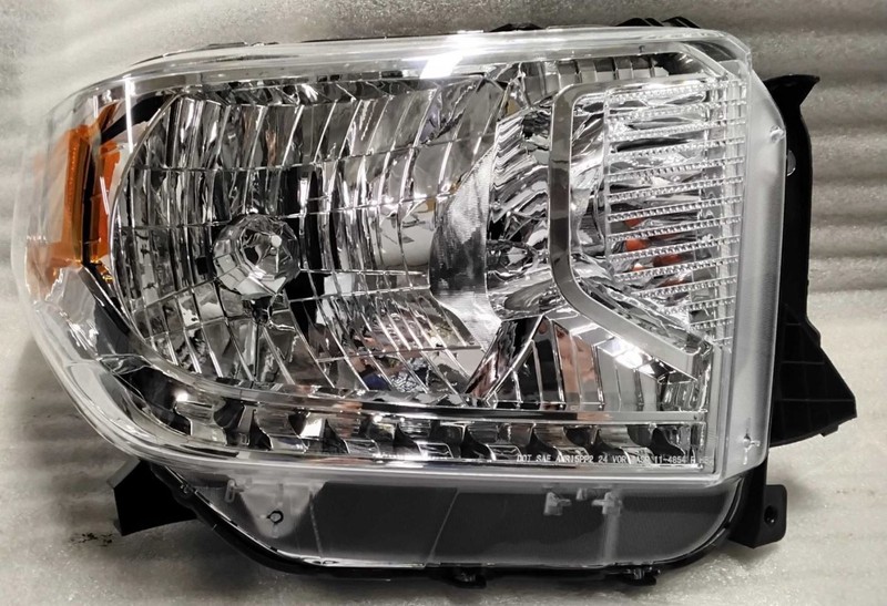 2014-2017 Toyota Tundra RH Headlight CASP w/o LED Daytime w/o Black Trim 60250 B