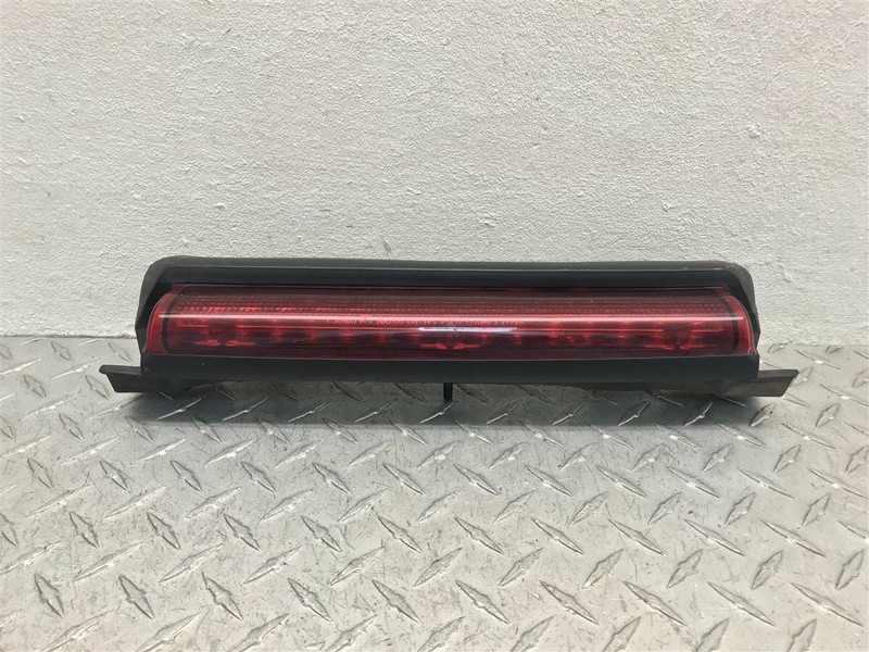 2004 CHEVROLET TAHOE OEM HIGH MOUNTED STOP LAMP OEM