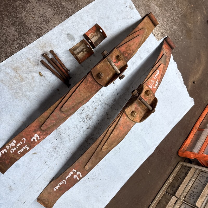 1967 JOHNSON EVINRUDE SNOW CRUISER SKEETER metal ski leaf springs suspension