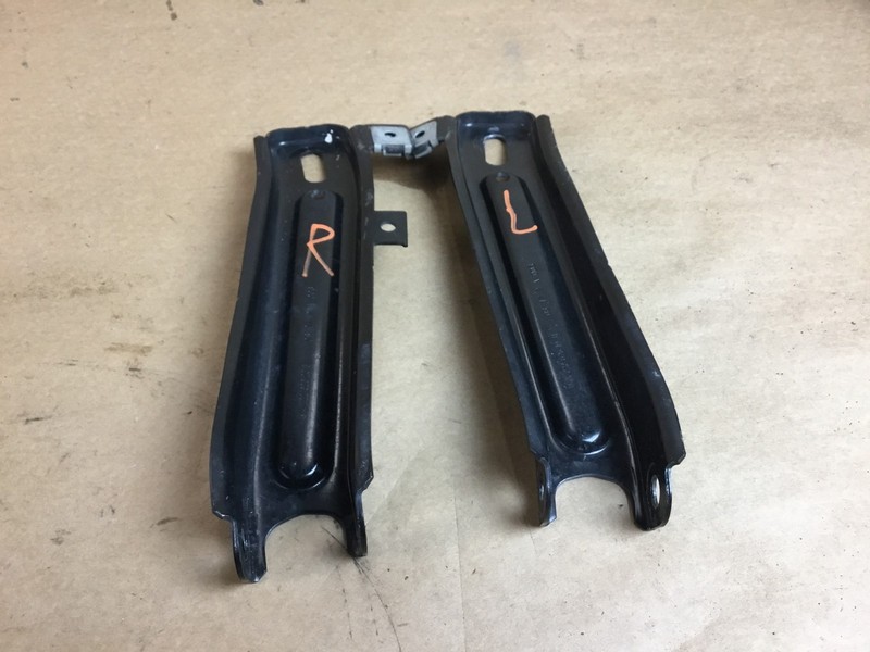 Mercedes S550 W222 2017 Front Left Right Fender Mount Bracket Set Pair 14-17 :A