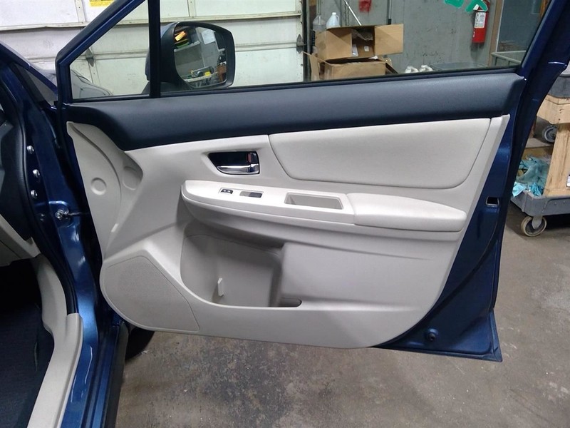 XV CROSST 2014 Passenger Right Front Door Trim Panel 1742365