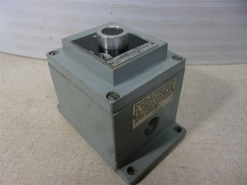 GE CR103 J201A Heavy Duty Push Button Enclosure *FREE SHIPPING*