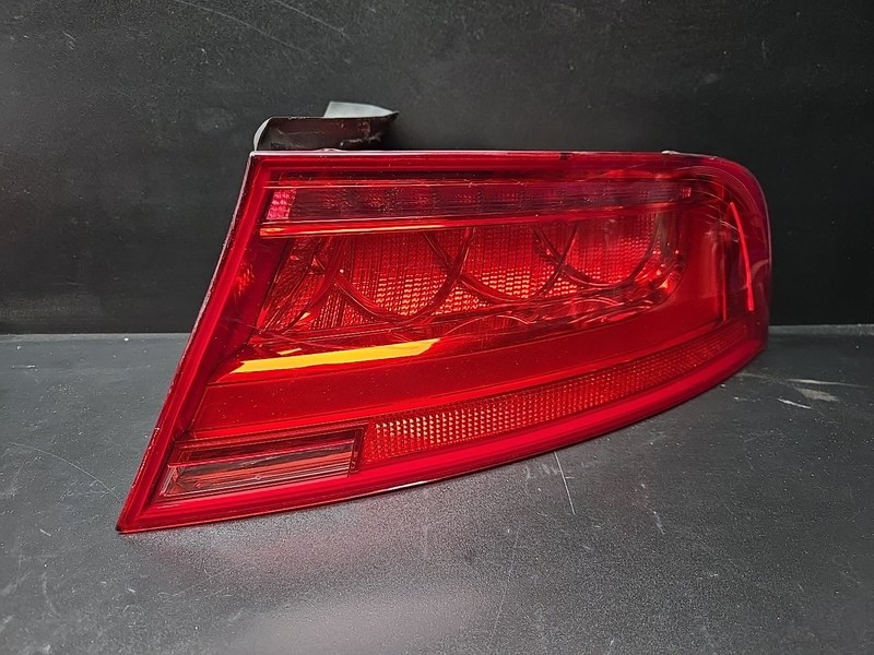 2012-2018 AUDI A7 QUATTRO 4G8 REAR RIGHT SIDE OUTER TAIL LIGHT LAMP LED OEM