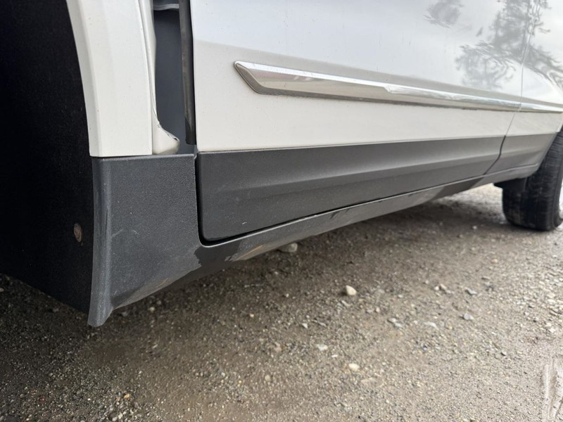 2017-2019 Cadillac XT5 Left Driver Side Rocker Moulding Black